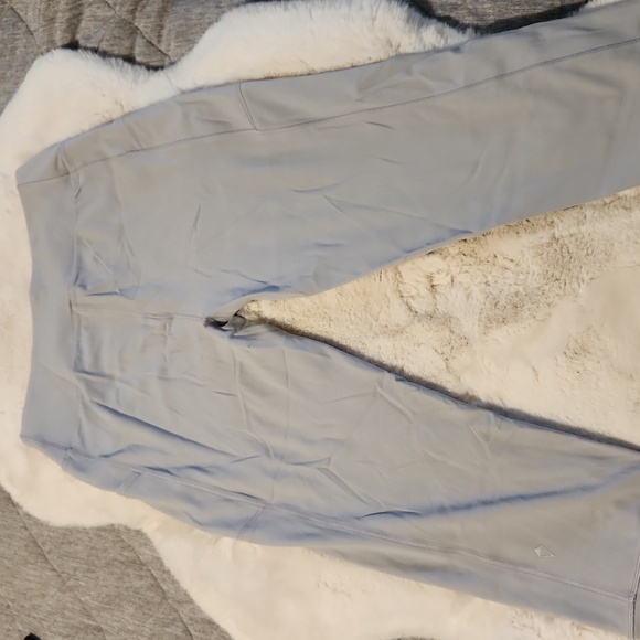 Ivivva Cropped Nulu Joggers - Picture 2 of 4